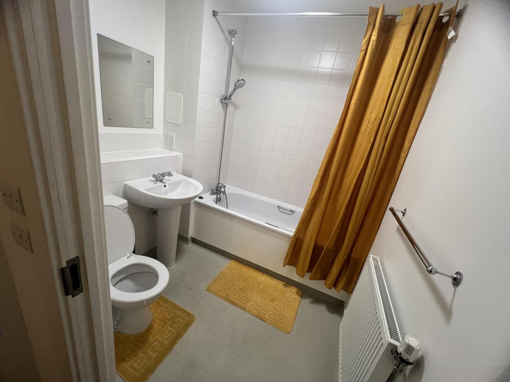 Remarkable 1-bed In With Balcony * Londra